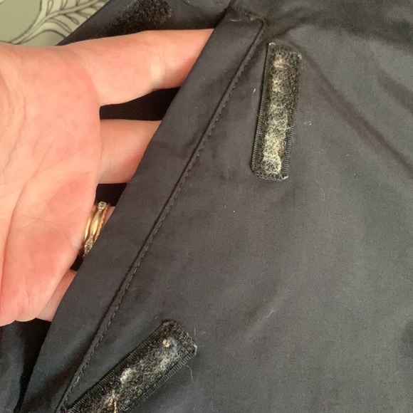 Amazing boys sz M Burton ski coat in good used condition. - Picture 5 of 5